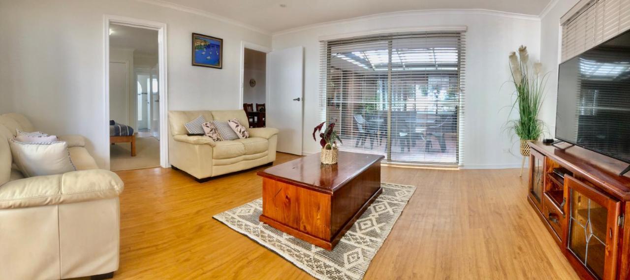 Beach House Opposite Ocean 4 Bed 2 Bathroom With Pool Geraldton Zewnętrze zdjęcie