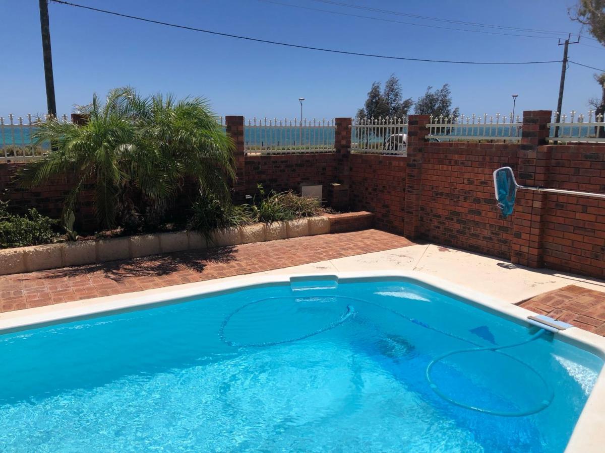 Beach House Opposite Ocean 4 Bed 2 Bathroom With Pool Geraldton Zewnętrze zdjęcie