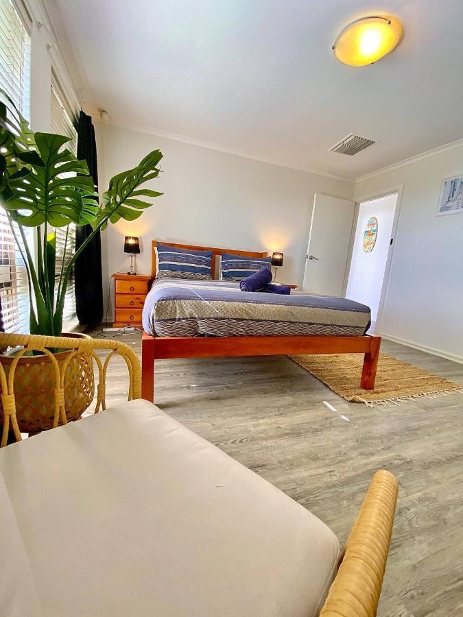 Beach House Opposite Ocean 4 Bed 2 Bathroom With Pool Geraldton Zewnętrze zdjęcie